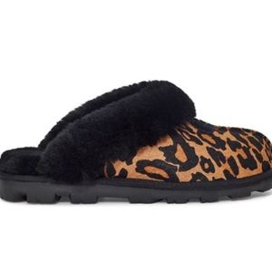 UGG WOMEN'S COQUETTE LEOPARD PRINT SLIPPER